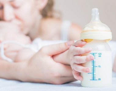Mléčná výživa nekojeného, dokrm kojeného dítěte