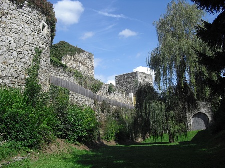 Hradby