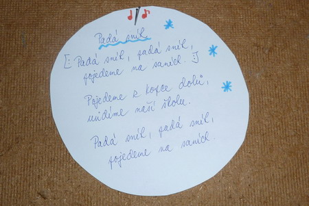 Padá sníh