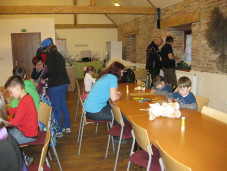 Výroba lampiónů - Hospodářský dvůr Bohuslavice - sraz Babyonline 2014