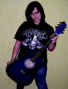 triko s mojí nej skupinou-Avenged Sevenfold...a k tomu moje kytara :-)
