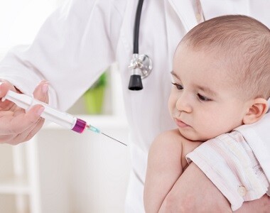 Způsobuje očkování autismus?