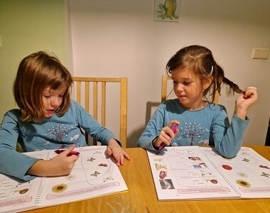 4. Dituška a Emička pokračují ve vyplňování Předškolákových týdeníčků, s jakými výzvami se setkaly v prosinci?