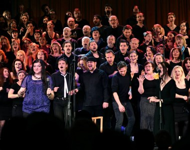 Duben/5 - divadlo, koncert, těhotenské cvičení