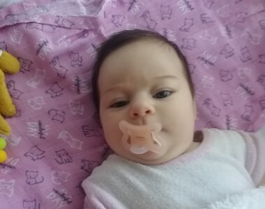 Dcera už z jiné lahvičky ani nepije, po krmení neblinká a netrápí ji bolest bříška