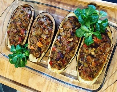 Recept na zapečený lilek s mletým masem, hnědými žampiony a cherry rajčátky