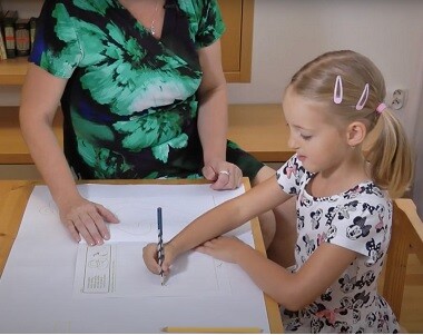S přípravou na školní režim začněte s dětmi zhruba týden před začátkem školy, znalosti procvičujte hravou formou