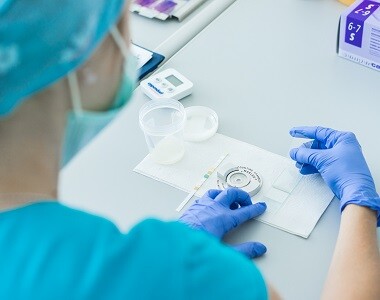 Dejte si na své spermie v létě pozor. Přehřátí může snížit jejich kvalitu