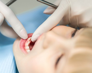 Dehydratace zubu - proč vzniká a je třeba ji řešit?