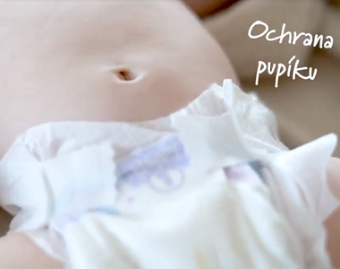 Praktický výřez pro hojící se pupík