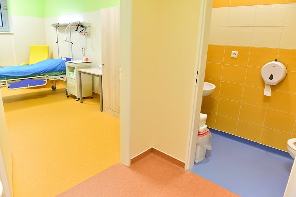 Nemocnice České Budějovice, a.s.Porodnice – čekací pokoj