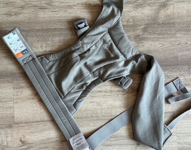 Náhledový obrázek pro článek Ergobaby Embrace Soft Knit: když chcete být miminku opravdu nablízku