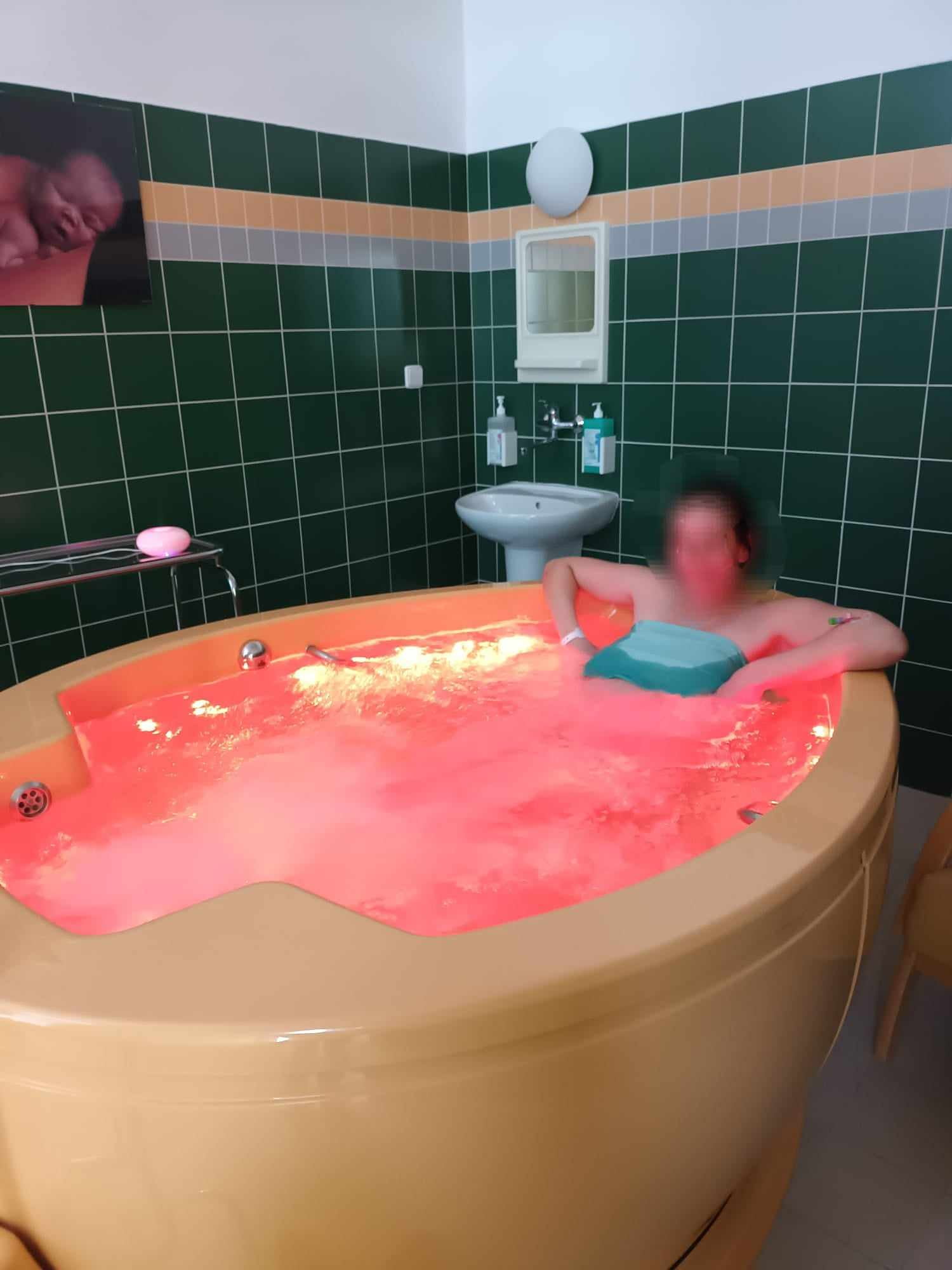 Nemocnice Jindřichův Hradec, a.s.Hydromasážní vana