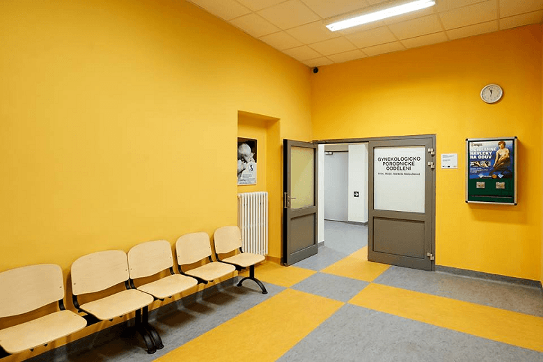 Nemocnice SlanýVstupní hala gynekologicko-porodnického oddělení