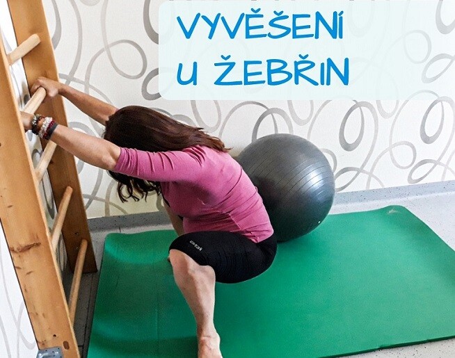 Poloha před porodem: vyvěšení u žebřin