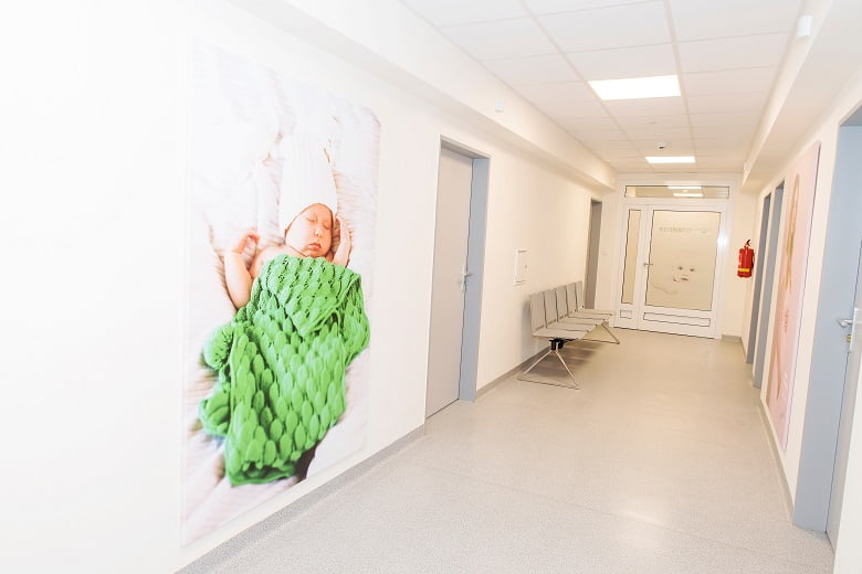 Nemocnice Roudnice nad Labem s.r.o.Oddělení neonatologieV době, kdy nemůže o miminko pečovat maminka, je plně v péči novorozenecké dětské sestry na oddělení neonatologie.