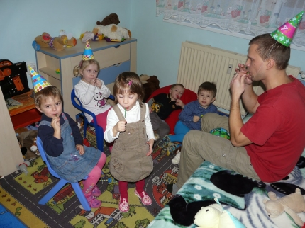 105) Slavíme V