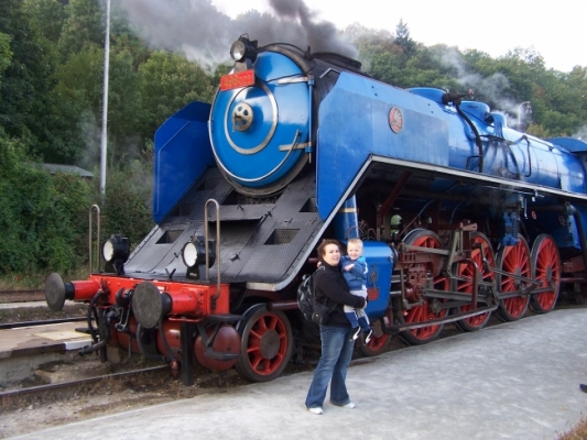 82081