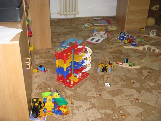 87436