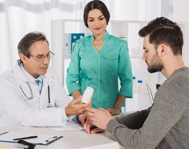 Jaká vyšetření čekají muže před IVF?