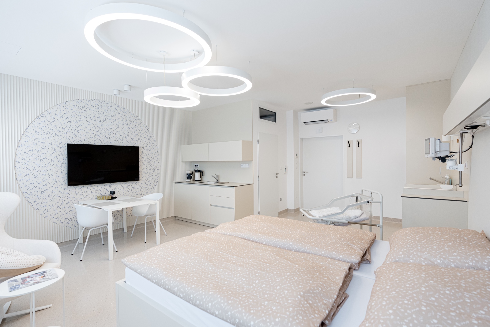 NH Hospital, a.s., Nemocnice HořovicePoporodní apartmán