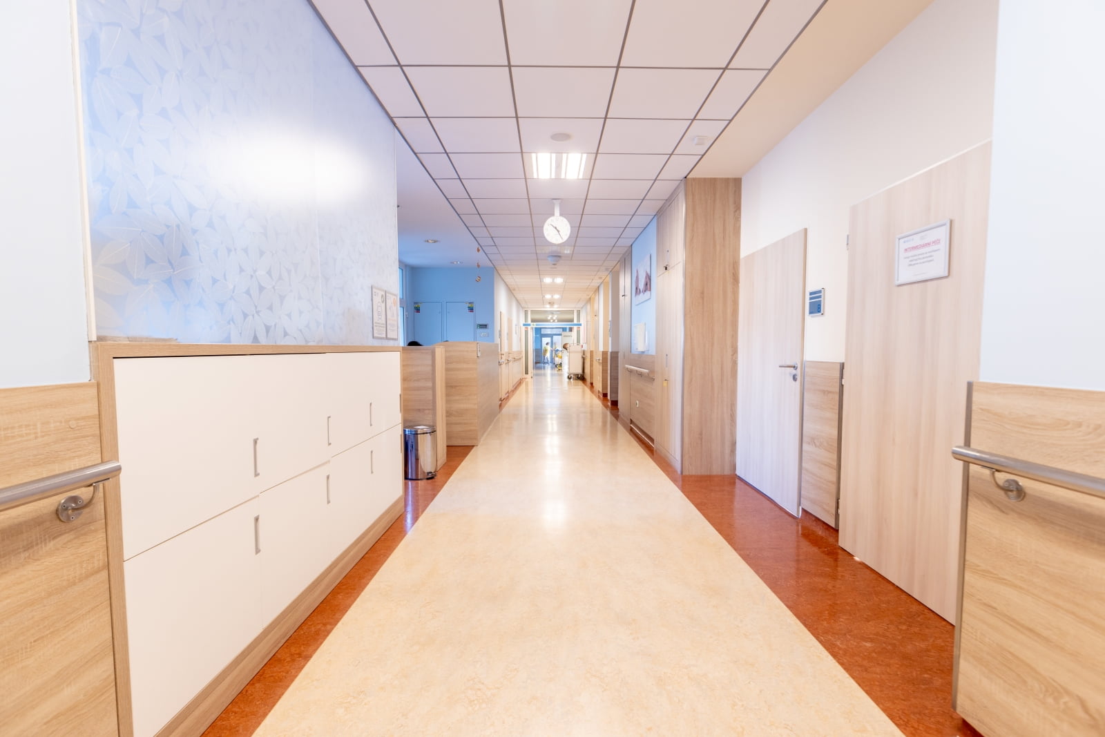 NH Hospital, a.s., Nemocnice HořoviceChodba oddělení šestinedělí