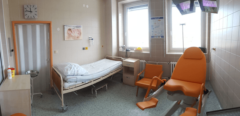 Nemocnice Boskovice, s.r.o.Porodní sálNa porodním sále může maminka rodit buď na křesle, nebo zůstat na lůžku. Dle vlastního přání.