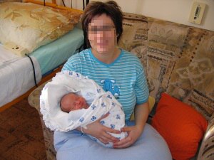 Fakultní nemocnice Brno, pracoviště Obilní trhMaminka s miminkem před odchodem z porodnice