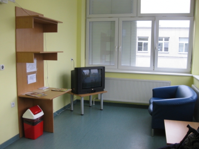 Fakultní nemocnice Hradec KrálovéČekárnaČekárna před porodními sály.