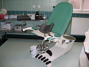 Fakultní nemocnice Brno, pracoviště Obilní trhPříjmová ambulance – gynekologické křeslo