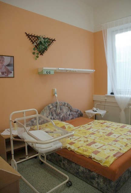 Středomoravská nemocniční a.s., odštěpný závod Nemocnice PřerovNadstandardní pokojVe výbavě je rádio, televize, lednice, varná konvice, telefon.