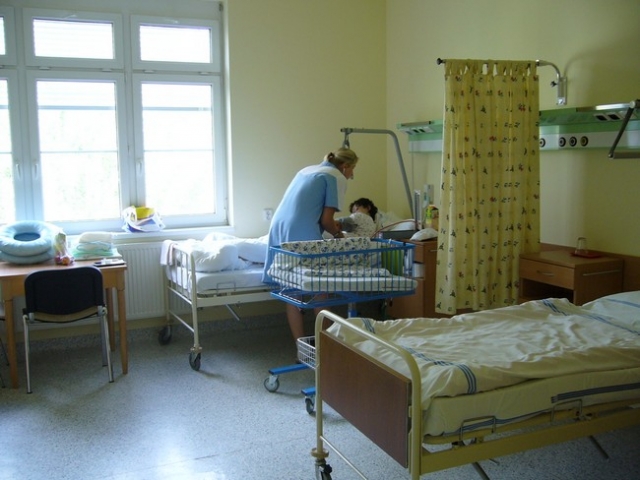 Sdružené zdravotnické zařízení Krnov, p.o.Oddělení šestinedělíStandardní pokoje jsou dvoulůžkové, nadstandardní jednolůžkové