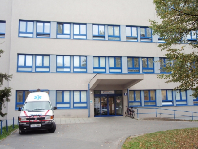 Nemocnice Valašské Meziříčí a.s.Budova nemocniceMottem nemocnice, členem zdravotnické skupiny AGEL, je: „Jsme tu pro Vás, abychom profesionálním a lidským přístupem pomáhali navracet zdraví a zlepšovat kvalitu Vašeho života.“