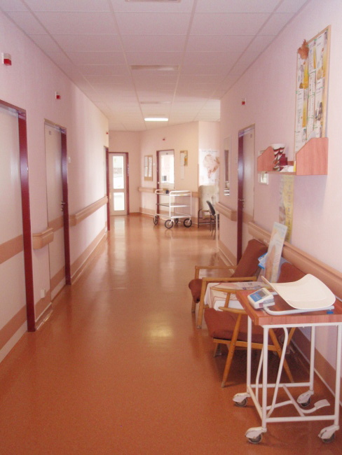 Nemocnice Valašské Meziříčí a.s.Chodba na oddělení šestinedělí