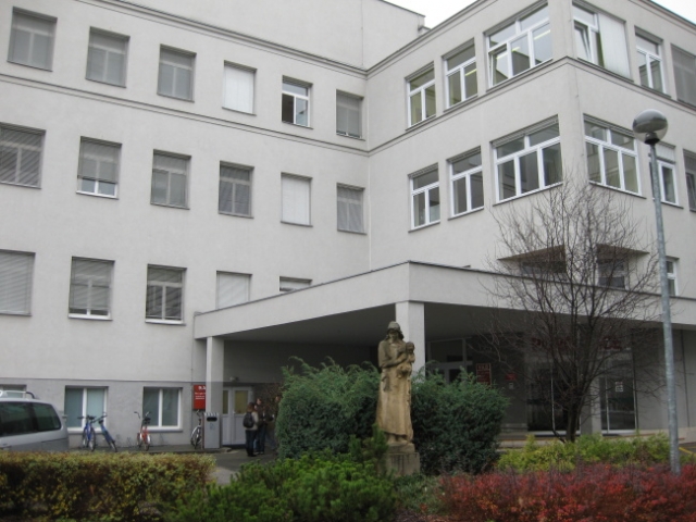 Fakultní nemocnice Hradec KrálovéBudova porodnice