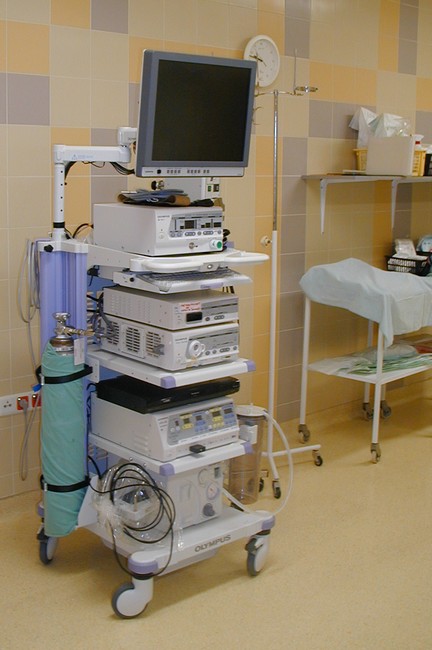 Nemocnice SlanýOperační sál – vybaveníPorody císařským řezem jsou vedeny na operačním sále, který má nové přístrojové vybavení.