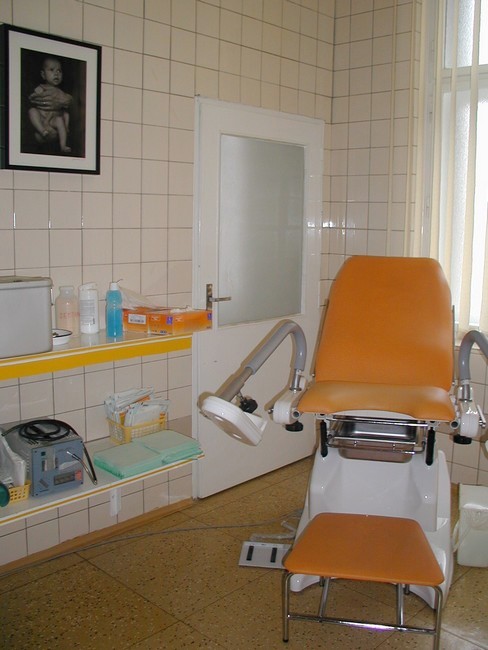 Nemocnice Kladno, a.s.VyšetřovnaGynekologické vyšetření a příprava na porod probíhá v sousední místnosti