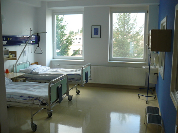 Orlickoústecká nemocnice, a.s. - Gynekologické a porodnické odděleníPooperační pokoj