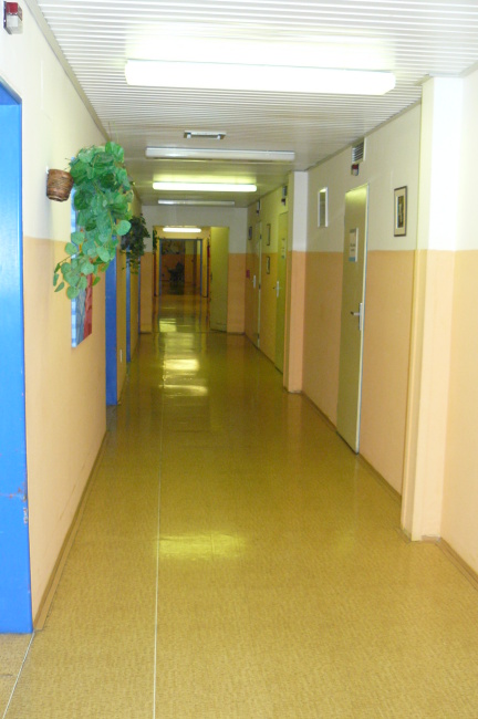Oblastní nemocnice, a.s. - Klaudiánova nemocniceOddělení šestinedělíNa stejném podlaží jsou maminky po porodu převezeny na oddělení šestinedělí