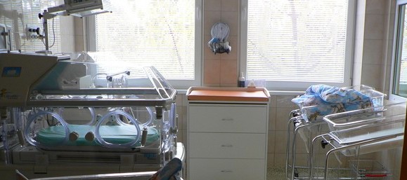 Nemocnice s poliklinikou Havířov, p.o.Novorozenecké odděleníNovorozenecké oddělení disponuje několika observačními boxy s i bez inkubátorů.