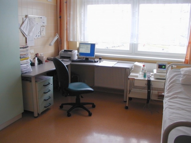 Domažlická nemocnice, a.s.Příjem, měření KTGNa příjmu je s každou rodičkou vyřízena potřebná dokumentace a je jí naměřeno CTG plodu.