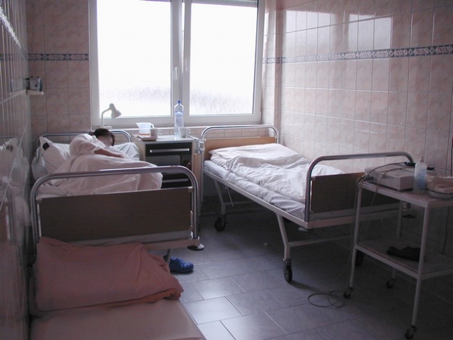 Mulačova nemocnice, s.r.oI. doba porodníNebo mohou maminky trávit I. dobu porodní na čekacím pokoji se dvěma lůžky (balon je též k dispozici).