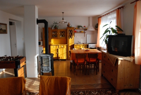 Uvnitř chalupy